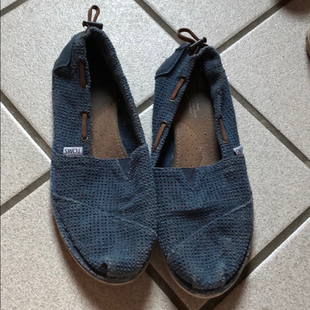 Navy blue toms